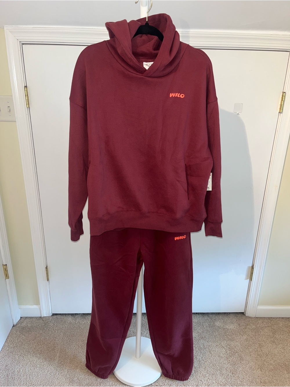 WILO Women's Two-Piece Pajama Set in Burgundy - Picture 2 of 4